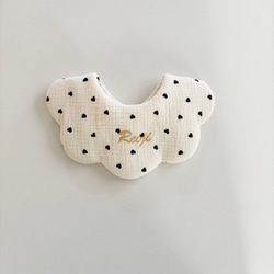 ❤︎mini heart bib❤︎   お名前刺繍＊名入れ＊もくもくスタイ＊名入れスタイ＊出産祝い＊ベビー＊ギフト 2枚目の画像