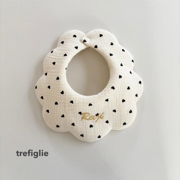 ❤︎mini heart bib❤︎   お名前刺繍＊名入れ＊もくもくスタイ＊名入れスタイ＊出産祝い＊ベビー＊ギフト 1枚目の画像