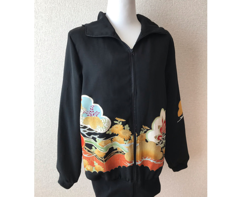 99 ☆黒留袖☆着物リメイク ☆レディースM☆ブルゾンパーカー