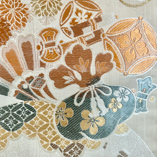 帯のタペストリー アンティーク 花の扇と鶴 帯 着物 リメイク