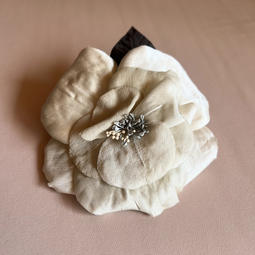 布花】グレイッシュローズコサージュ アートフラワー パールペップ