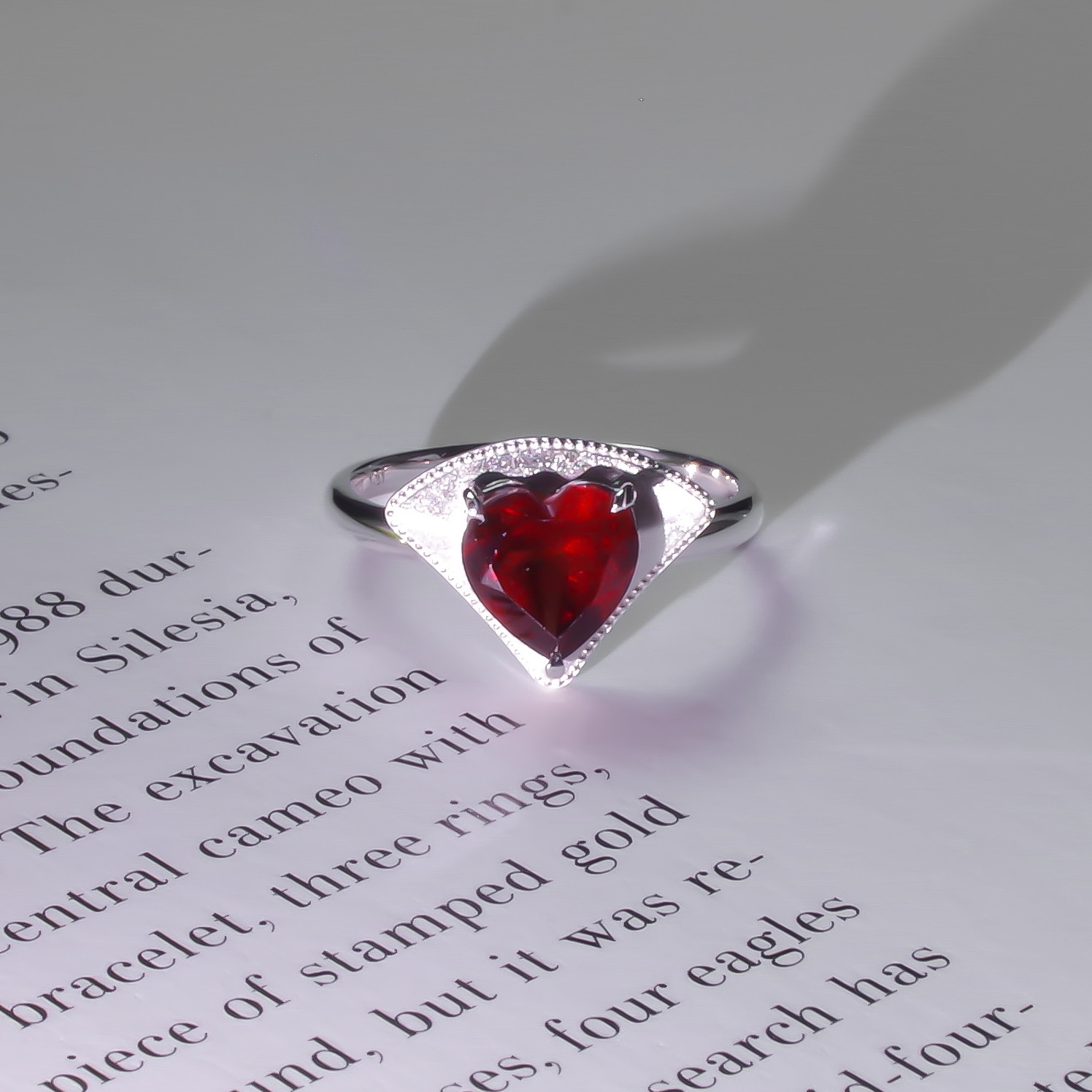 Elegance SVガーネットリング 【1月誕生石】