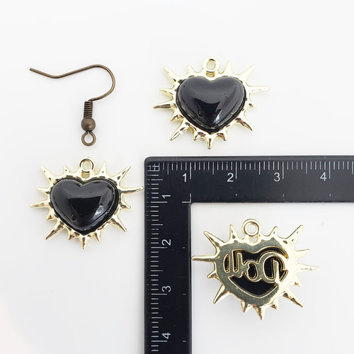 2個 ハート 棘 トゲ ゴスロリ ゴス ゴシック 宗教モチーフ チャーム