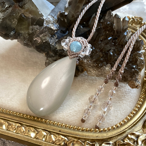 天然石 マクラメ編みネックレス クリスタル+カイヤナイト+ムーンストーンのマクラメ編み 天然石