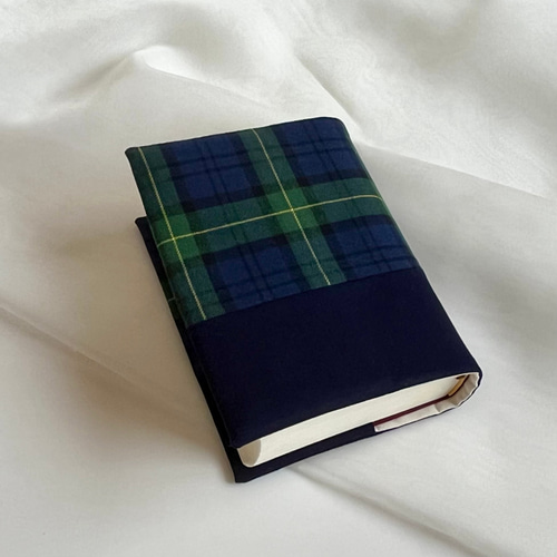 7種類から選べる＆豊富なサイズ対応！タータンチェック×無地の小型（A6