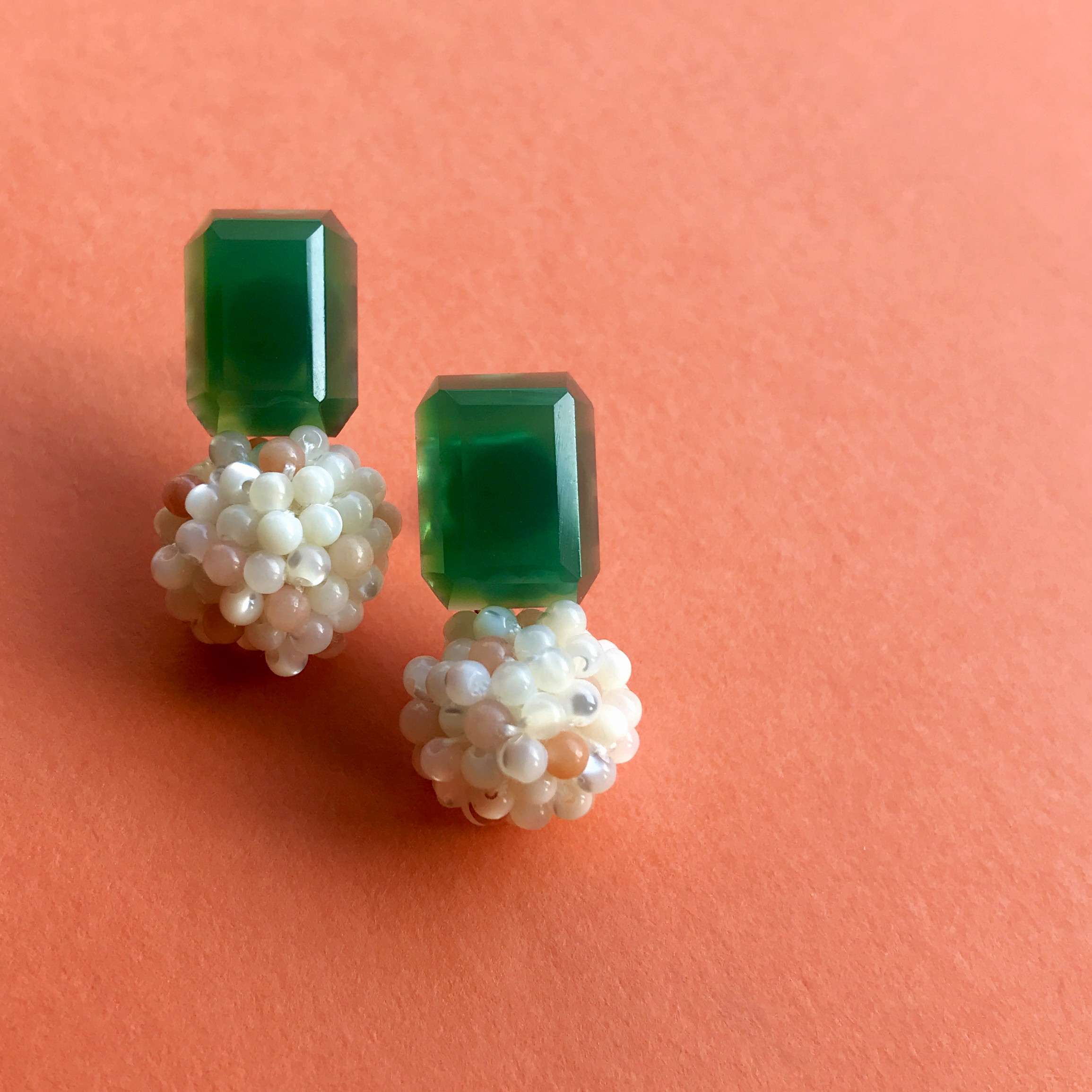 【一点物】グリーンオニキス＋マザーオブパール＋ピーチクォーツ　2wayピアス