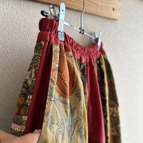 即納・送料無料】ウィリアムモリスの華やぎパッチワークスカート