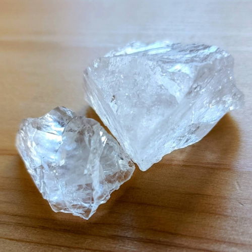 送料無料】かちわり水晶 原石 2個 24g、8g その他置物 Gemstone忍 通販