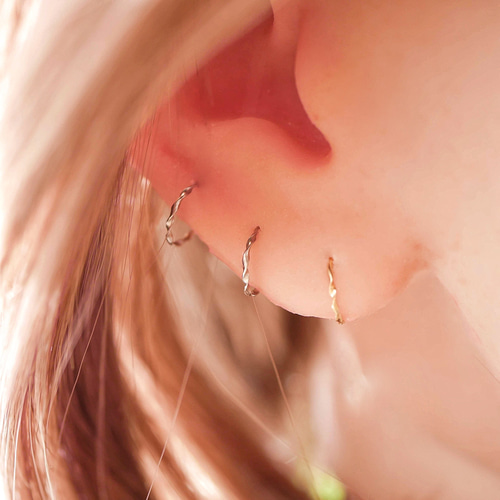 とっても小さな 8mm 10mm ミニミニツイストフープピアス つけっ とっても小さな 8mm 10mm ミニミニツイストフープピアス つけっ