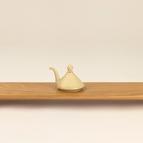 さくらの木で、小さな足付き飾り台（ロングプレート400mm