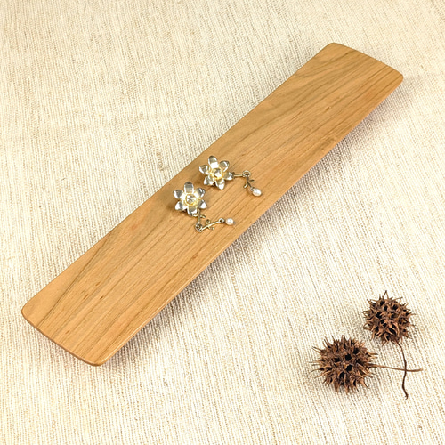 天然の小枝でできた飾り台 天然の小枝でできた飾り台