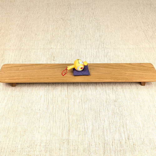 さくらの木で、小さな足付き飾り台（ロングプレート400mm) その他雑貨