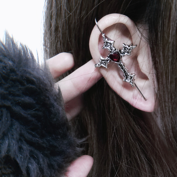 ロザリオイヤーラップピアス / ラップクローラー紅 地雷系 ゴシック
