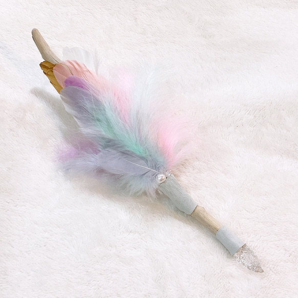 ネイティブ・アメリカン フェザーワンド ユニコーンカラー 【天使と共に‪໒꒱】カードリーディングスティック 2枚目の画像