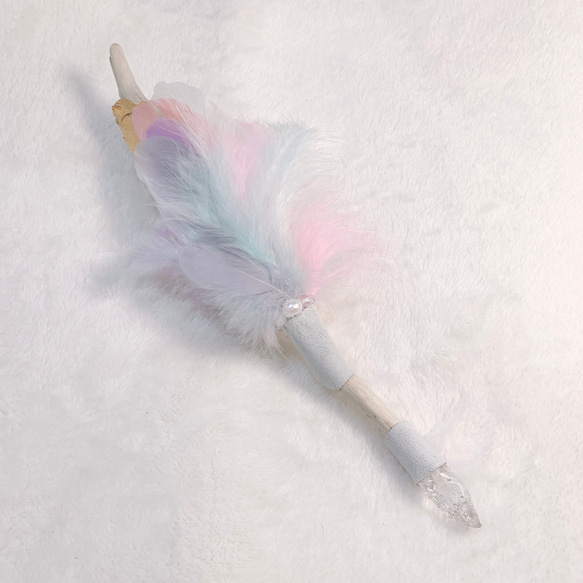 ネイティブ・アメリカン フェザーワンド ユニコーンカラー 【天使と共に‪໒꒱】カードリーディングスティック 4枚目の画像