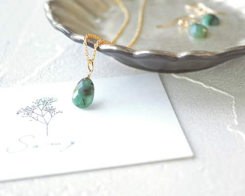 天然石 サコタエメラルドのネックレスチャーム 14kgf ネックレス