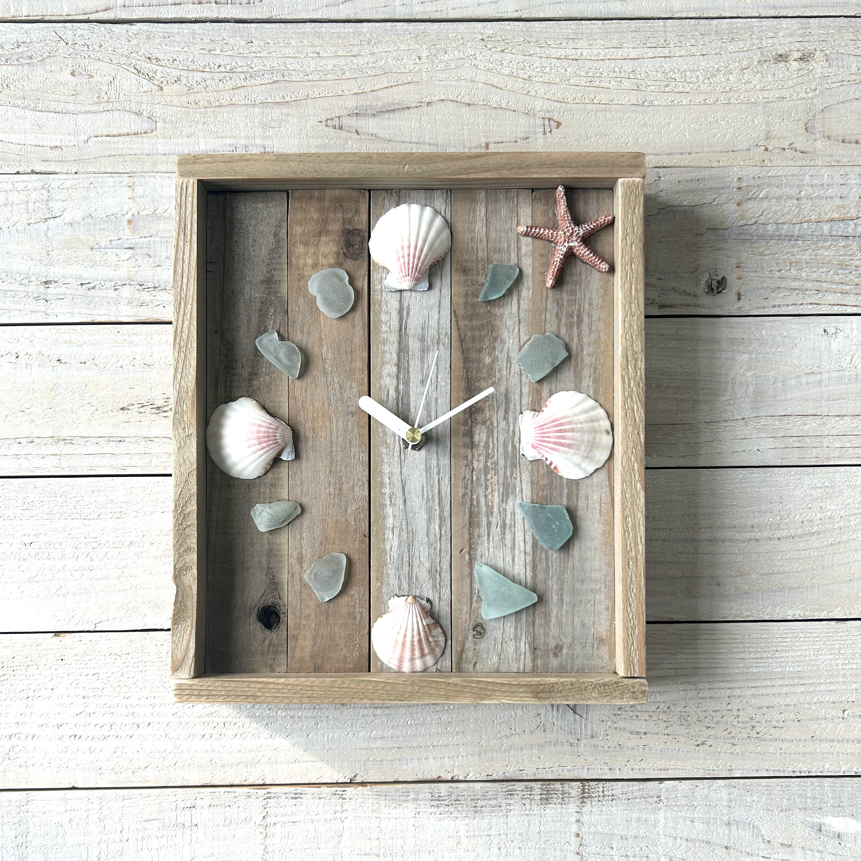 掛け時計　廃材とビーチグラスと貝殻