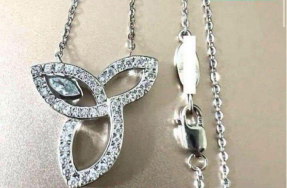✨限定商品✨本家仕様✨リリークラスターネックレス✨刻印 ✨限定商品✨本家仕様✨リリークラスターネックレス✨刻印