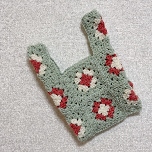 かぎ針編みのグラニースクエアバッグ｜ミント×お花モチーフ