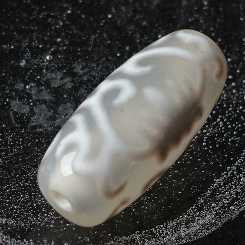 極上✨白玉髄✨如意蓮花天珠 天然石 F* 通販 18861850｜Creema(クリーマ)