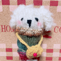 ちびくま工房　グーグリーちゃんの手のひらサイズのお針箱　赤糸刺繍のカルトナージュ カワイイ！かぎ針編み 刺しゅう糸で編む ちいさなキューピー人形