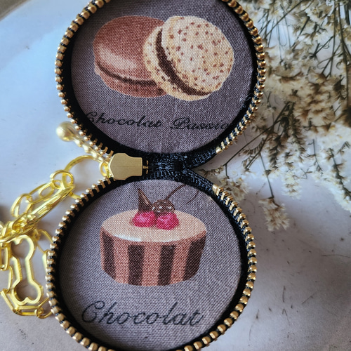 キラキラパグちゃんのマカロンポーチ バッグチャーム【送料無料  