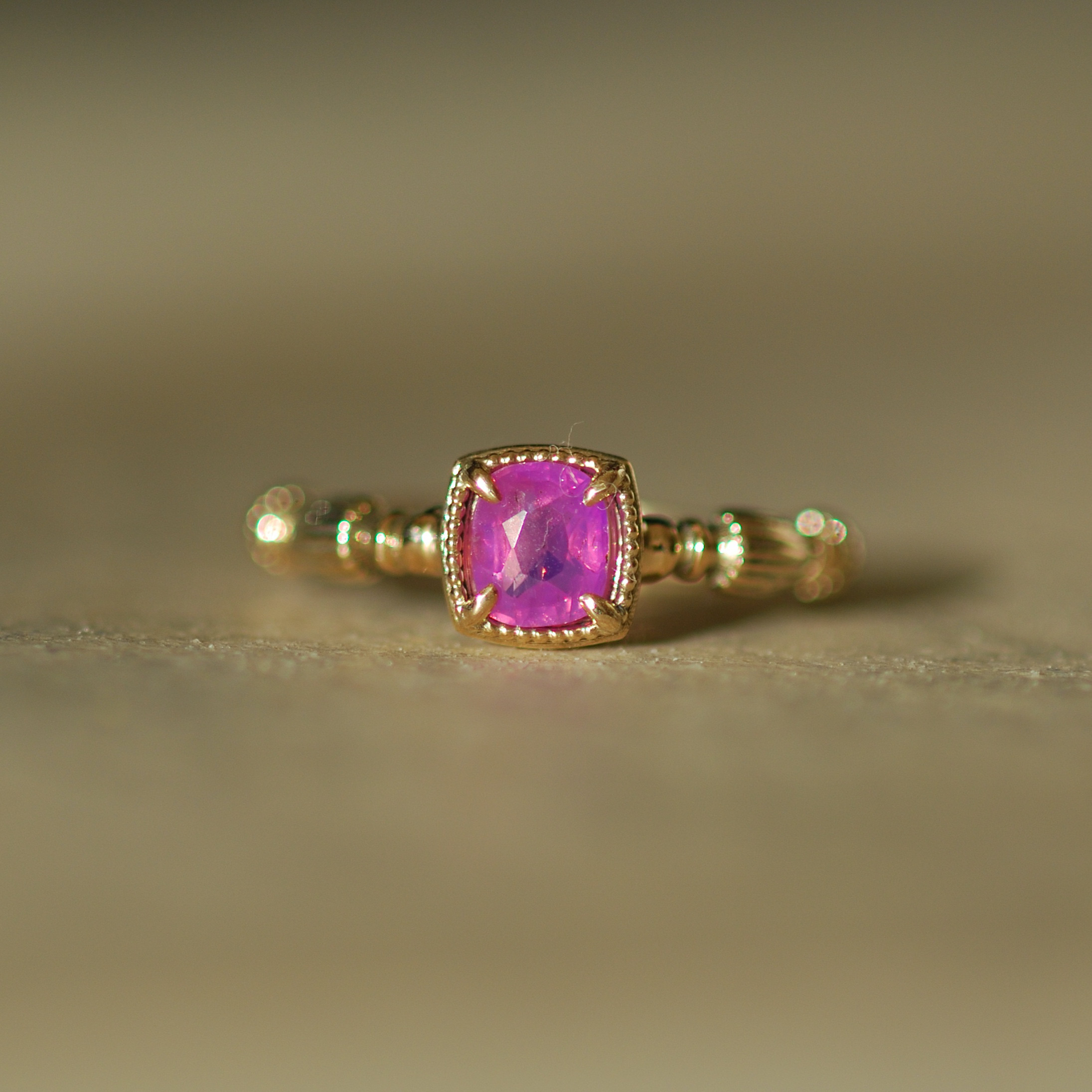 シルキーなピンクサファイア リング / K10YG【1点限り】