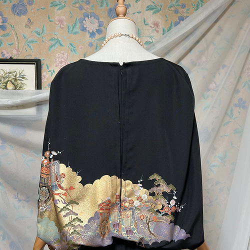 留袖リメイクワンピース❣️御所車　金彩　4L 着丈124 着物リメイク 総刺繍 ワンピース 黒留袖 ドレス ロング Aライン