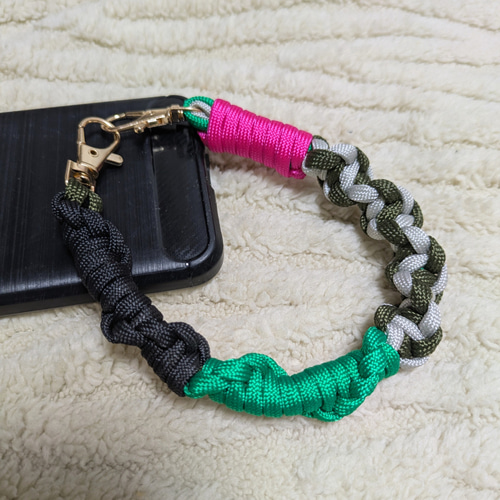 CHISA様オーダー　ハンドストラップ　スマホストラップ　パラコード 人気No1♪パラコードgenkistrap2/スマホハンドストラップ/スマホ