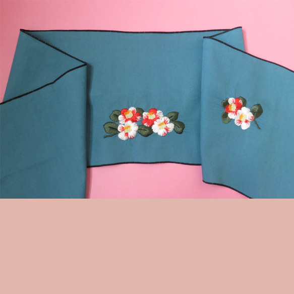 半衿・襟足ワンポイント＋上前ワンポイント・椿の刺繍（木綿ターコイズ） 4枚目の画像
