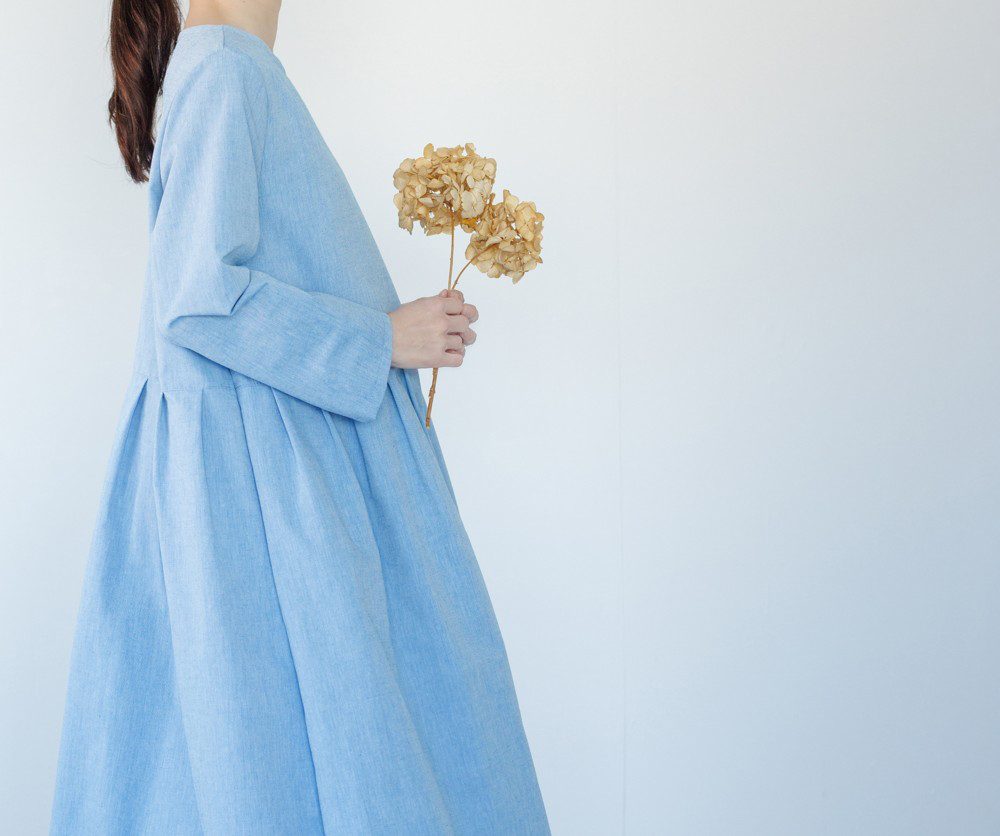 襟開き選べる「速乾・しわになりにくい・へたらない」賢いワンピース/スリーシーズンOK・ブルー