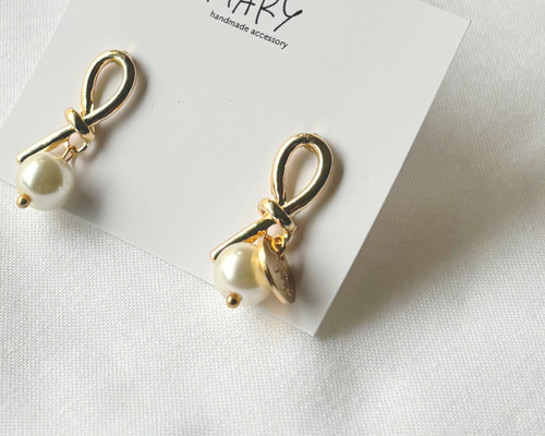 105 パール ゴールド 華やか 入学 卒業 ピアス イヤリング 小ぶり パール ゴールド 結び目 ピアス イヤリング アクセサリー 入園式