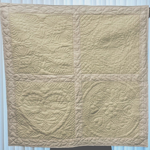 ☆ホワイトキルトタペストリー・カバー(約90cm×90cm