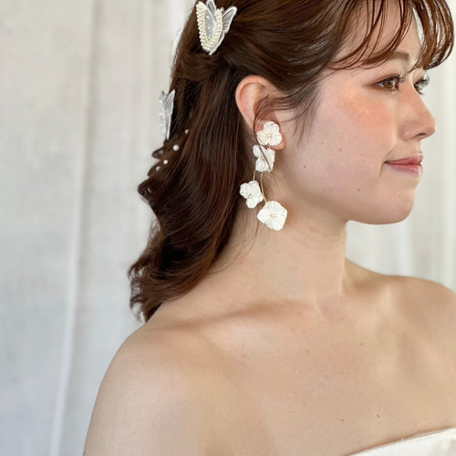 人気】ホワイトフラワー 大ぶりピアス ブライダルアクセサリー 結婚式