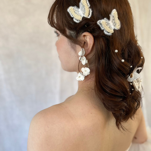 人気】ホワイトフラワー 大ぶりピアス ブライダルアクセサリー 結婚式