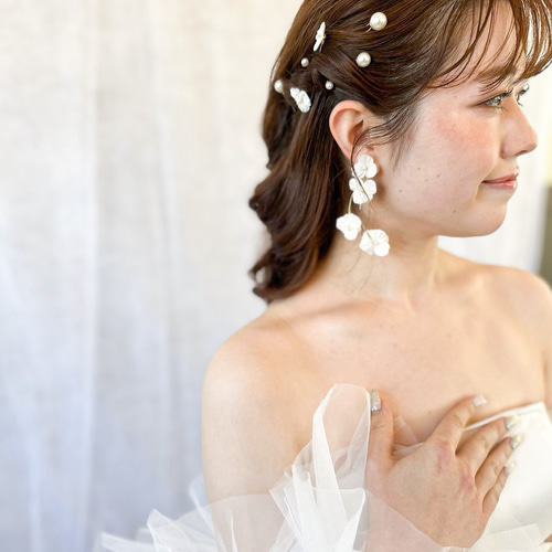 人気】ホワイトフラワー 大ぶりピアス ブライダルアクセサリー 結婚式