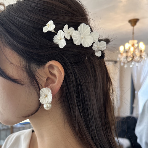 白花 ホワイトフラワーヘッドコーム ブライダルヘッドアクセサリー