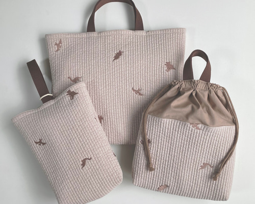 送料無料》 恐竜 ヌビ 入園入学 3点セット ダイナソー dinosaur 刺繍