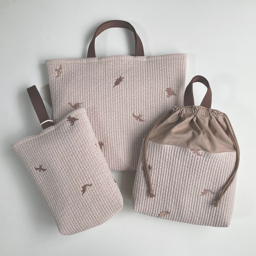 送料無料》 恐竜 ヌビ 入園入学 3点セット ダイナソー dinosaur 刺繍