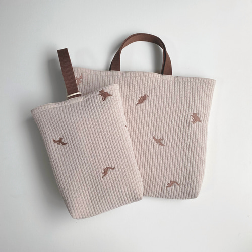 送料無料》 恐竜 ヌビ 入園入学 4点セット ダイナソー dinosaur 刺繍