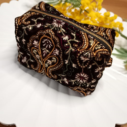 【20㌢】魅せたいインド刺繍のBOXポーチ　ベルベット　コスメポーチ　プレゼント　ギフト　誕生日　母の日　社会人　還暦 4枚目の画像