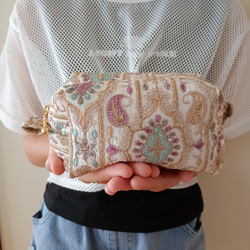 【20㌢】魅せたいインド刺繍のBOXポーチ　ベルベット　コスメポーチ　プレゼント　ギフト　誕生日　母の日　社会人　還暦 10枚目の画像