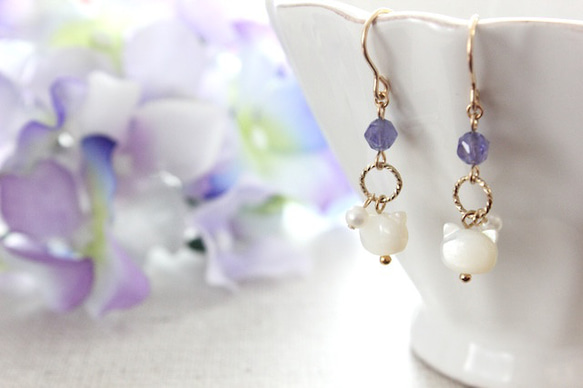 14kgf 猫とベビーパールとタンザナイトのピアス／イヤリング(白蝶貝) ☆Tanzanite☆ 7枚目の画像