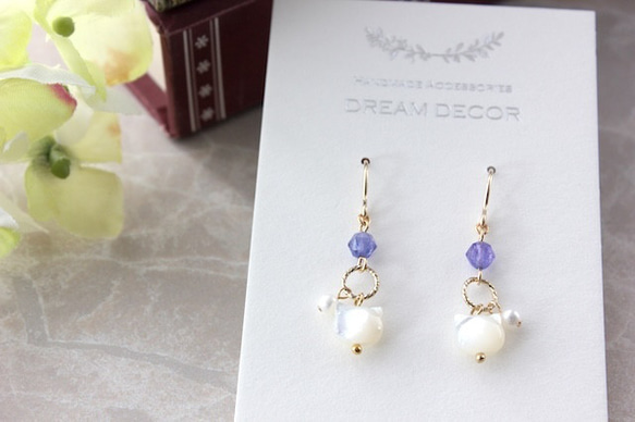 14kgf 猫とベビーパールとタンザナイトのピアス／イヤリング(白蝶貝) ☆Tanzanite☆ 1枚目の画像
