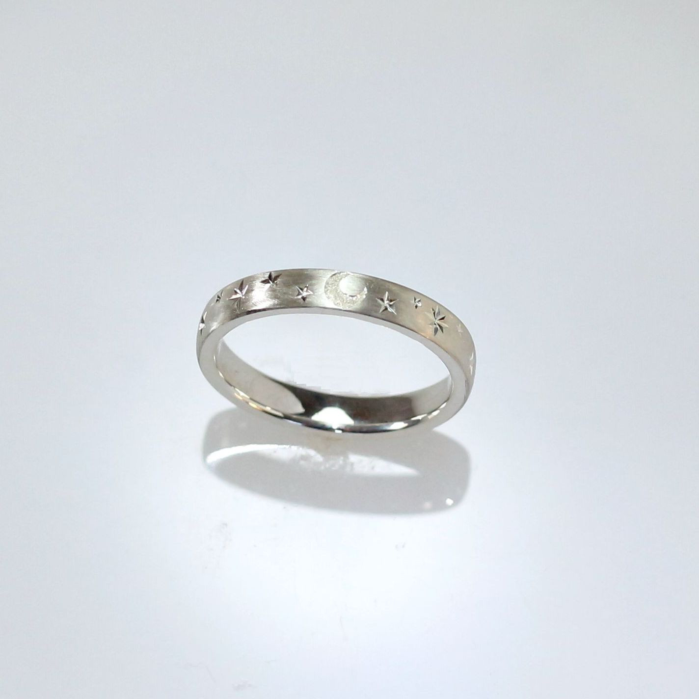 Pt900 手彫りリング(月・星)