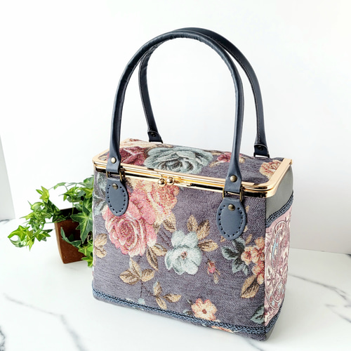 BOX型口金のスクエアがま口バッグ(刺繍リボン & ゴブランver