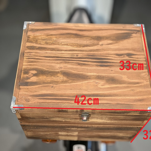 ビンテージ感アップ！ 木製のトップケース スーパーカブ ハンターカブ