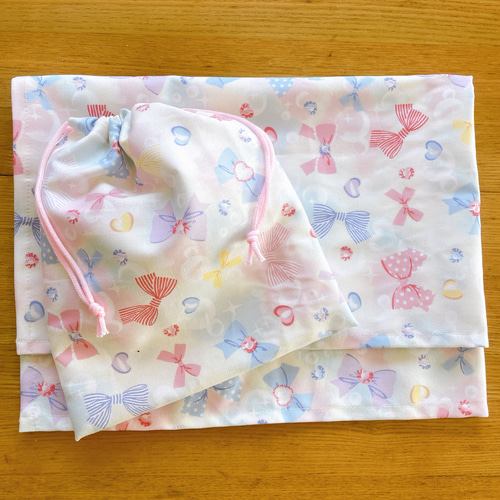 ハンドメイド ランチョンマット＆給食袋 女の子 40×50 4枚＆5枚セット ハンドメイド ランチョンマット＆給食袋 女の子 40×50 4枚＆5枚