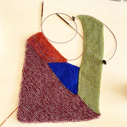 レトロカラーの手編みアートブランケット ソファやベッドに