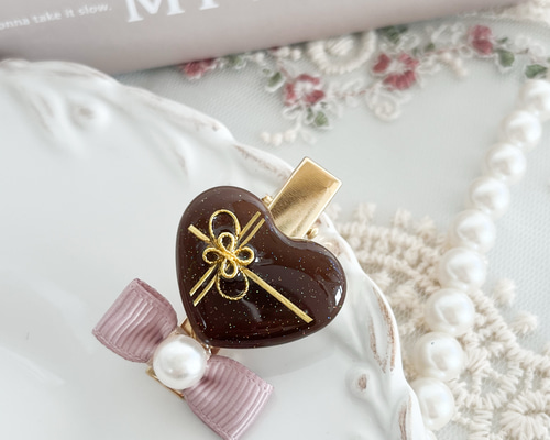 レジン チョコレートとリボンのヘアクリップ キッズ ベビー 】子供